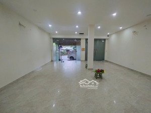 cho thuê nhà mặt phố quang trung, hà đông, kinh doanh cực tốt. dt 100m2, 3 tầng, mt 5m, giá 35tr