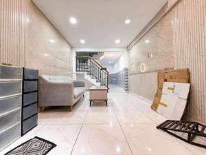 bán nhà 3 tầng ngay ngã tư hàng xanh đường xô viết nghệ tỉnh p25 bình thạnh 4 phòng ngủ mới ở ngay