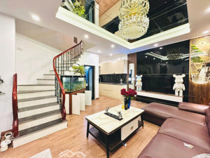 chạy đua mua nhà -căn nhà mới đẹp lung linh trần khát chân, hai bà trưng