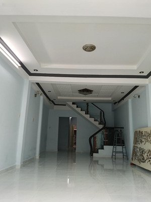 nhà 4*20 cách vòng xoay phú lâm 300m