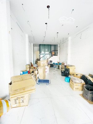 cho thuê nhà 4 tầng ngay nguyễn văn linh - có thang máy