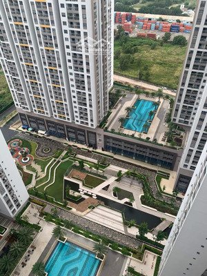 tôi cần bán nhanh căn hộ 2pn q7 riverside giá 3.570 tỷ .tôi bán nhanh tiền mặt.miễn trung gian.