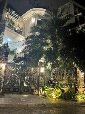 phải bán gấp mt bàu cát, 7x25m, 5 tầng, full nội thất, giá chỉ 118tr/m2