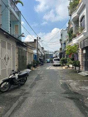 nhà 4.5 tấm hẻm vip nguyễn sơn. dt 4x16m. giá 9.5 tỷ