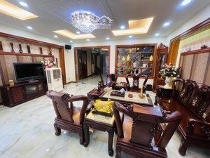 biệt thự 4 tầng - 6.7x18m - full nt gỗ - khu vip tân sơn nhì - sổ vuông - hxh - giá chỉ hơn 14 tỷ