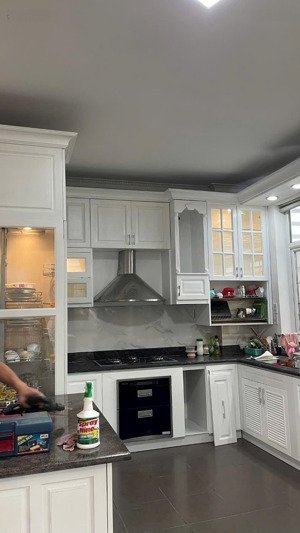 bán gấp biệt thự 240m2 ngay liên phường, giá 22.5 tỷ