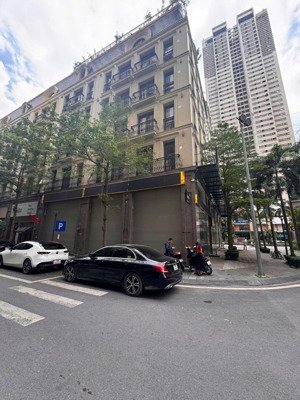 chính chủ bán tòa nhà văn phòng, căn góc ở tại trục chính cổng vào dự án the terra an hưng, hà đông