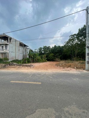 lô đất sơn tây bám đường nhựa buôn bán tốt, cách tl413, cây xăng, chợ, trạm, trường mầm non 500m