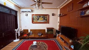 cần bán gấp nhà ở gần trường đại học thương mại 58m2, mặt tiền 5.8m, 4 tầng giá chỉ 8.x tỷ