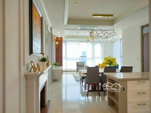 chính chủ bán căn hộ 132m2 góc tầng cao view đẹp chung cư cao cấp vincom bà triệu. lh 