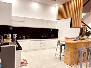 nhà bán .quận 8 .phường 7.khu phân lô ngang lớn 6m. tổng 120m2.4 tầng .giá nhỉnh 10 tỷ