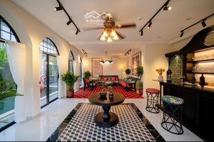 bán biệt thự tân cổ điển 300m2 đường lê mạnh trinh, quận sơn trà, tp đà nẵng. vị trí ra biển 50m