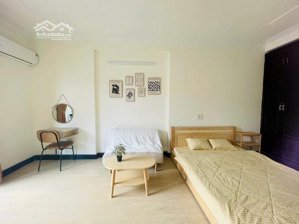 căn hộ 1 phòng ngủ đầy đủ nội thất mới 100% cần cho thuê, nằm ngay phố ẩm thực phan xích long