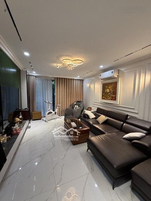 bán nhà nguyễn văn cừ long biên 55m2, 4 tầng, gara oto, full đồ, gần cầu, có ô chờ, giá 11.9 tỷ