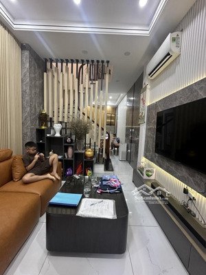 trung tâm quận hai bà trưng - nhà đẹp - an sinh tốt - 32m2 - nhỉnh 7tỷ gần nhiều trường học, công