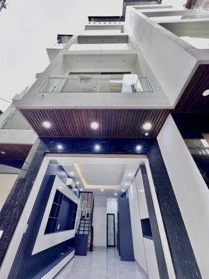 bán nhà xây mới trung tâm phố cổ ngọc lâm diện tích 35m2 5 tầng full nội thất giá 7,45 tỷ có tl