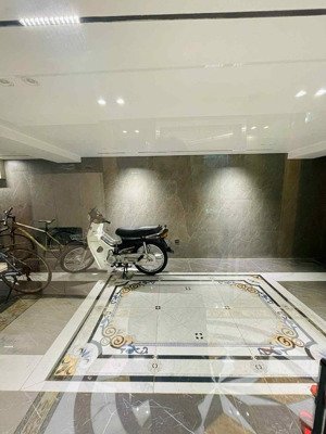 chủ chuyển định cư nước ngoài - bán biệt thự dương nội. mặt tiền 9m