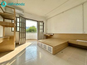 cho thuê phòng 2pn ngay quận 1 có ban công kèm full nt thang máy