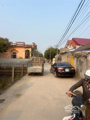 bán lô đất ngay khu dân cư , đường rộng giá tốt