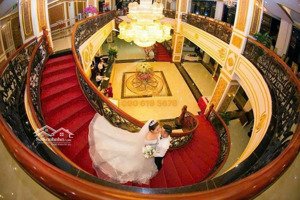 bán khách sạn 4 sao view sông hồng, doanh thu 20 tỷ/ năm, giá chỉ 168 tỷ