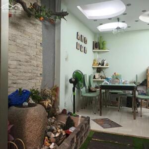  CẦN BÁN GẤP! NHÀ HẺM ĐƯỜNG SỐ 4 CXĐT, Q3- 5,7M X 9,2M – 5 TẦNG. GIÁ 9,5 TỶ