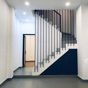 chdv khánh hội q4- 4 lầu- 6pn- 30tr/th - ko qh- giá 7 tỷ nhỉnh