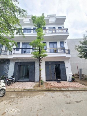 bán nhà mới 1t2l 5x13m hoàn công, đường n2 kdc u&i, full nội thất