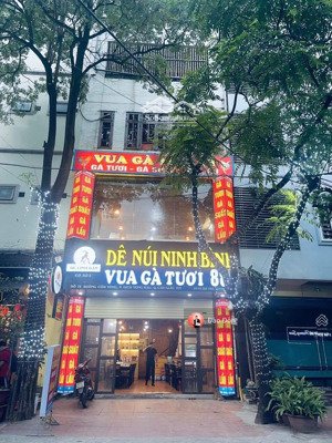 cho thuê nhà mặt phố trần quốc hoàn 50m2 x 4t mt: 5m. giá thuê 50tr/tháng kd mọi mô hình