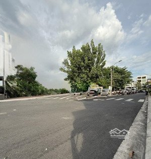 nhà 3 tầng cạnh gigamal - phạm văn đồng - 168m2 - phường hbc chỉ 18,5 tỷ