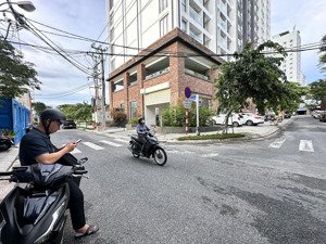 bán lô góc 2 mặt tiền phạm quang ảnh - an trung đông 3, vị trí ngay đầu cầu rồng: chợ đêm sơn trà