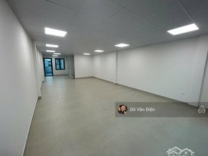 cần cho thuê nhà phố dịch vọng hậu, 105m2 x 7 tầng, 6m, 70tr, thang máy, full pccc, mọi mô hình