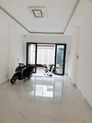 đường 12 lê văn thọ p9, gv, 4x22m, 4 tầng, nhà mới, kinh doanh tốt -chỉ 9.8 tỷ