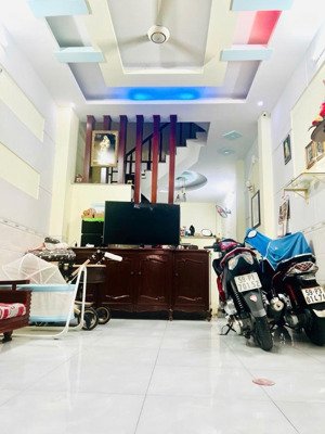 nhà bán hẻm 5m, 4 tầng kiên cố, 4m x14m, mã lò, giá hơn 5ty xíu