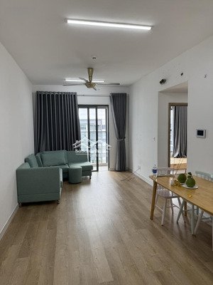 em cần bán chcc sư vạn hạnh, dt 70m2, 2pn + 1wc, giá 3,95 tỷ, sổ hồng, còn thương lượng