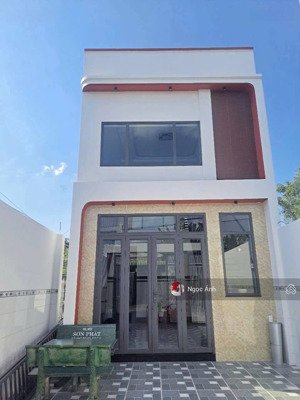 bán căn nhà 1 trệt 1 lầu, 3pn đường cây da, củ chi, sổ riêng, dân cư đông đúc, giá 1,9 tỷ