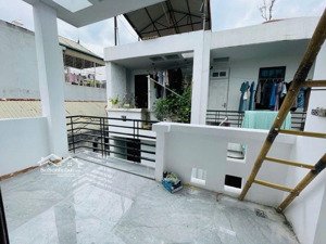 bán gấp nhà lô góc thoáng đãng - tầm tiền hơn 7,7 tỷ - lh - gần phố - dân trí cao