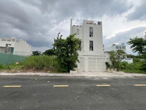 bán gấp bt gần thái ly đi định cư dt 10 x 20 có nhà trệt + 2 lầu 4pn, phù hợp ở hoặc xây mới 46ty