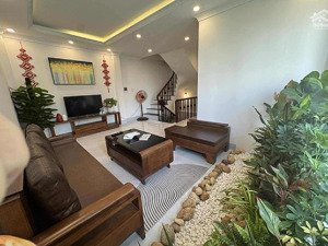 hiếm - bay nhanh- gần oto tránh- phúc lợi- ngõ thông- full nội thất