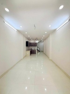 bán gấp nhà 3 tầng 45m2 hẻm 456 trường chinh p.13 q.tân bình.