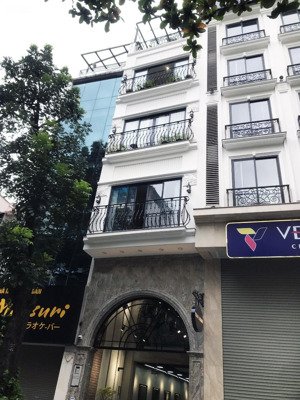 cho thuê nhà mặt phố yên lãng, dt 95m2 x 4 tầng, mt 6m, vị trí đẹp, có vỉa hè, riêng biệt
