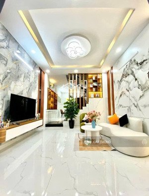 có 102! tôn thất tùng, lô góc, kinh doanh, thông, thoáng, 45m2*5t