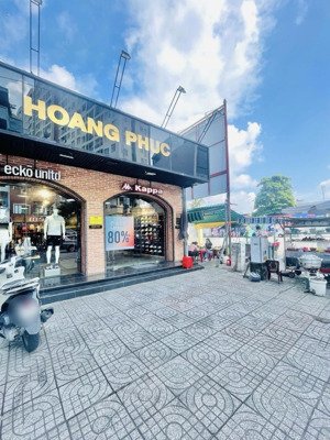 chỉ 16 tỷ! bán mtkd 122m2 (7.5m x16.5m) đỉnh nhất lạc long quân, không có căn thứ 2 so sánh.