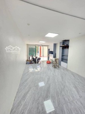 6.4 tỷ - 68m2 kinh doanh - ô tô tránh - ngõ thông tứ tung - gần hồ