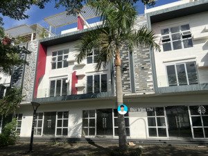 chủ kẹt tiền bán gấp căn shophouse tân cảng nhà 1 trệt 3 lầu