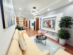 cần bán căn 2n căn góc tại thái hà 70m2 tầng trung, có slot ô tô. giá còn thương lượng