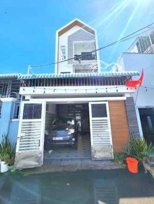 bán nhà 3 tầng mới đẹp - có sân ô tô 7 chỗ - lê lợi, phường 7, vũng tàu - giá 8 ty/85m2(5x17)