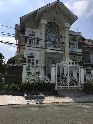 ngân hàng agribank thanh lý, góc 2mt đường 7a, dt: 10x23m, cn: 297m2, kc: hầm+3tầng, giá:32.5/tỷ