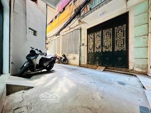 cực hiếm - đội cấn - ba đình - 7 tầng- nhà đẹp - lô góc 3 thoáng