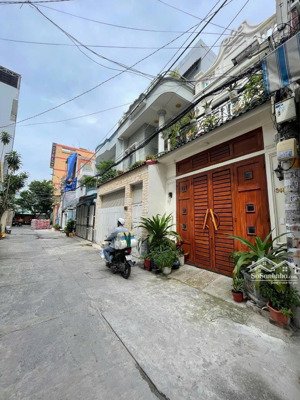 đường 6m thông. nhà 4 tầng. ngay lê văn quới - 4pn-3wc. cạnh đầm sen - tân phú. giá 4,x tỷ