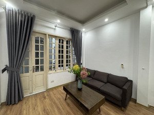 cho thuê căn hộ 2 ngủ, diện tích 120m2 tại xã đàn, tôn đức thắng, có thang máy, ban công rộng